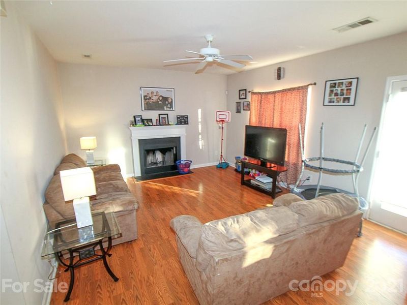 5805 Twin Brook Dr, Charlotte, NC 28269