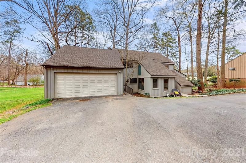 42 Honeysuckle Ct, Clover, SC 29710