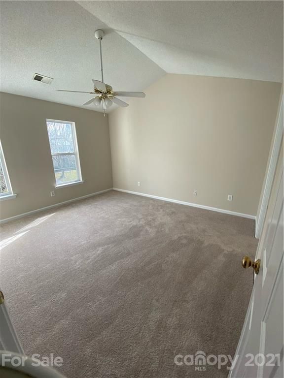 4621 Avalon Forest Ln, Charlotte, NC 28269