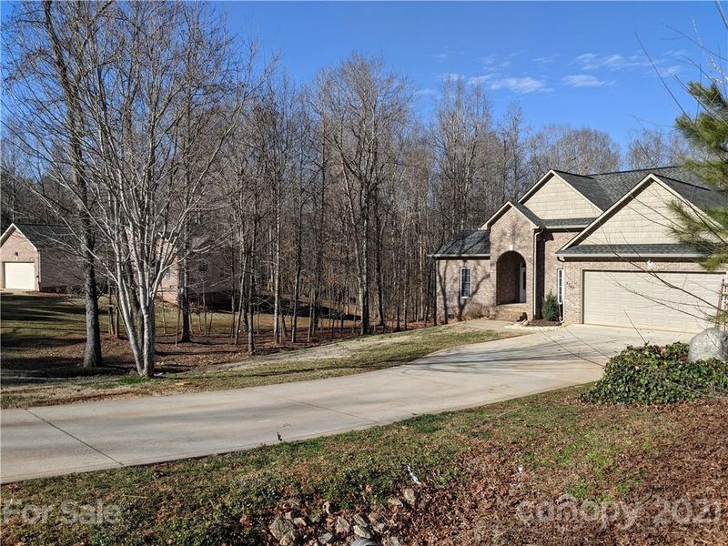 5757 Cedar Run Dr, Denver, NC 28037