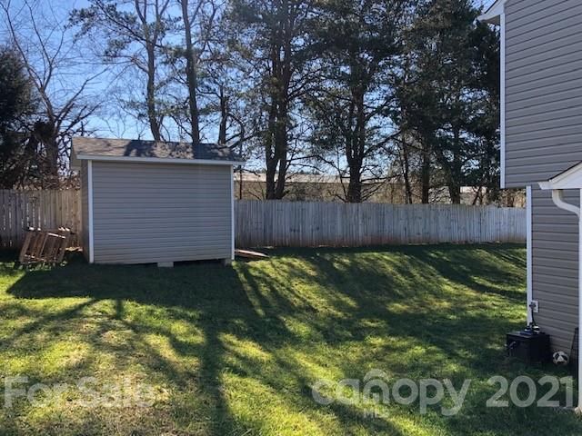 1017 Atherstone St NW, Conover, NC 28613