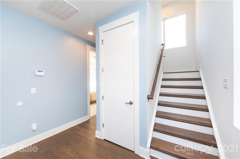 141 S Bruns Ave, Charlotte, NC 28208