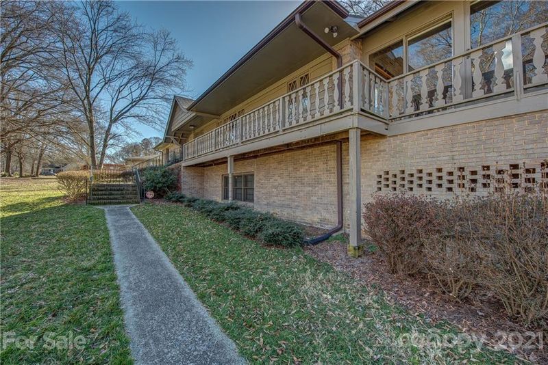 165 Summerlea Dr, Charlotte, NC 28214