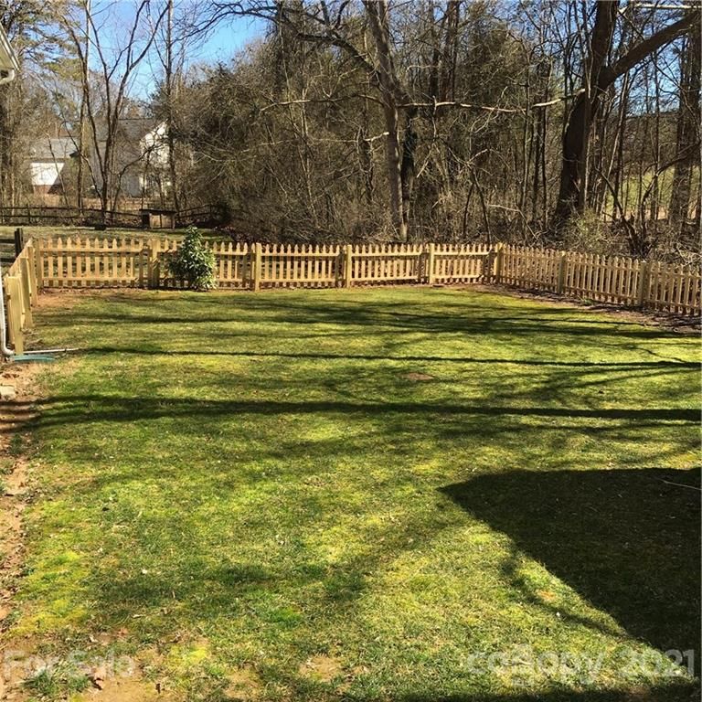 987 Avery Ct, Concord, NC 28025