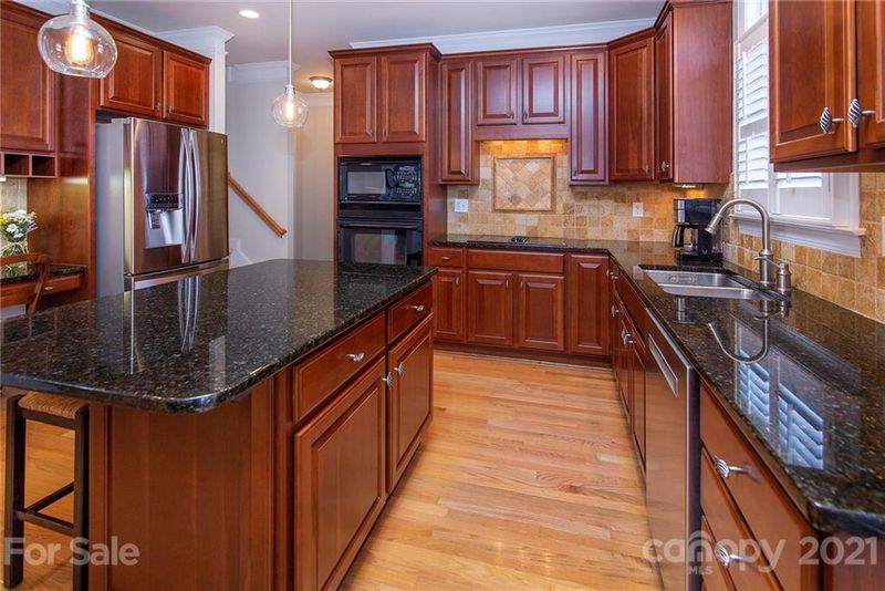 9808 Hobbitshire Ln, Charlotte, NC 28269