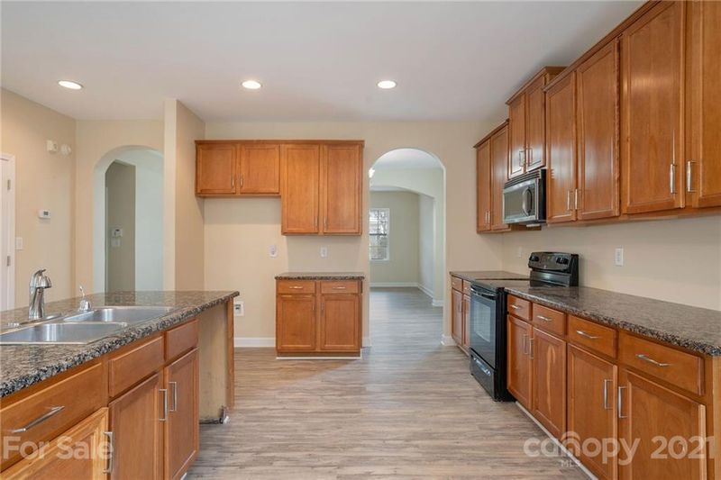 6644 Thistle Down Dr, Harrisburg, NC 28075