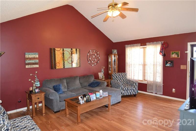 938 St Marks Church Rd, Cherryville, NC 28021