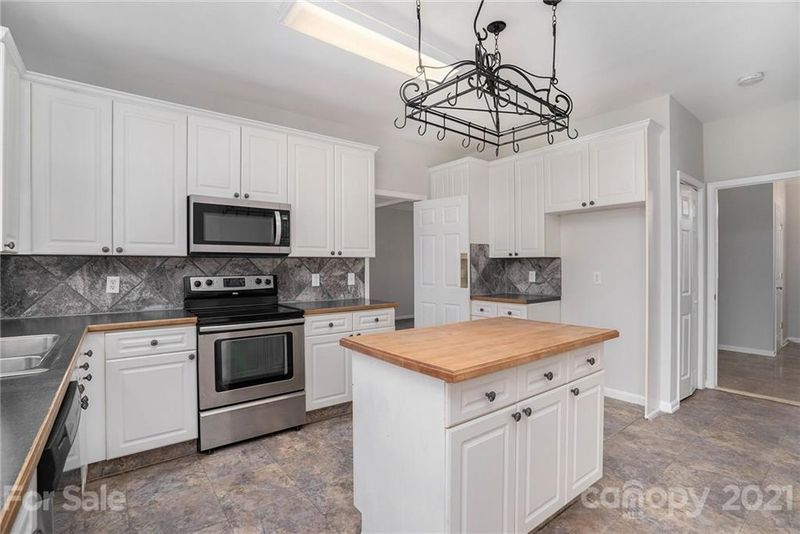 4163 Bristol Pl NW, Concord, NC 28027