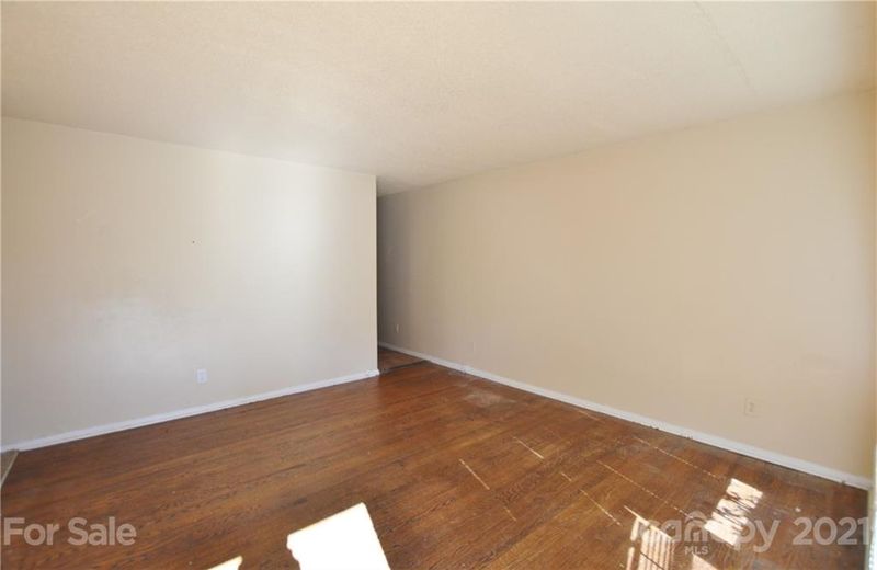 2426 Danforth Ln, Charlotte, NC 28208