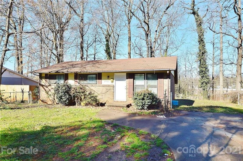 2426 Danforth Ln, Charlotte, NC 28208