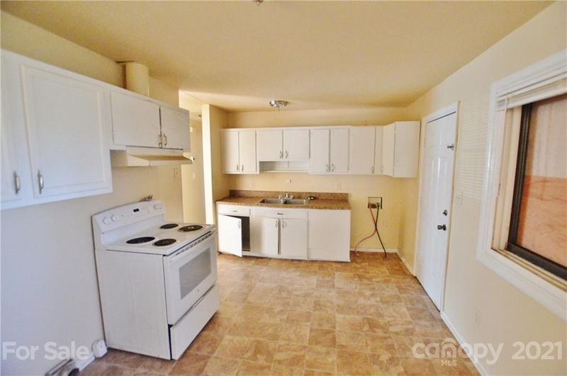 2426 Danforth Ln, Charlotte, NC 28208