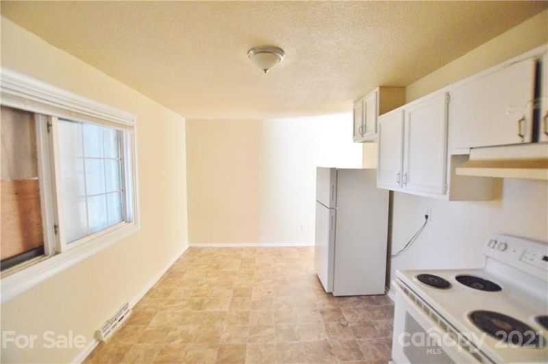 2426 Danforth Ln, Charlotte, NC 28208