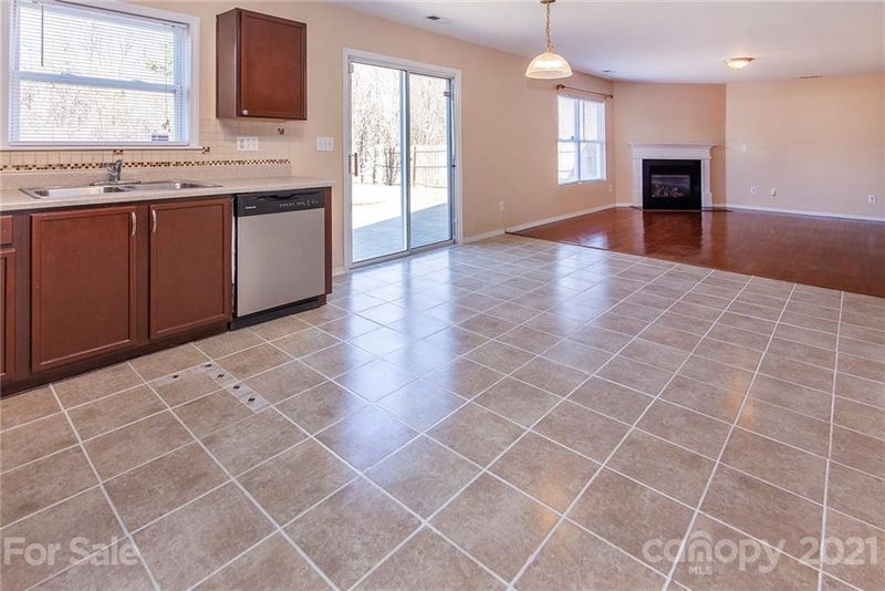 9542 Bayview Pw, Charlotte, NC 28216