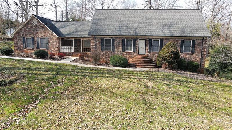 2425 Kings Grant Rd, Lincolnton, NC 28092