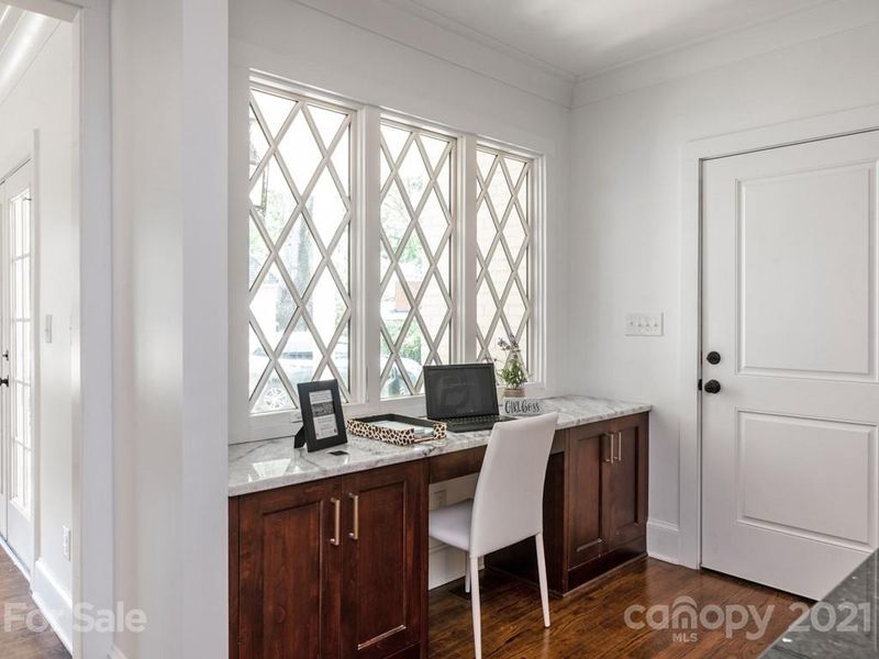 2248 Colony Rd, Charlotte, NC 28209