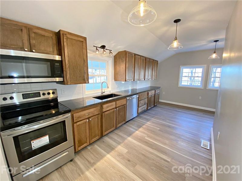 3850 55th Ave NE, Hickory, NC 28601