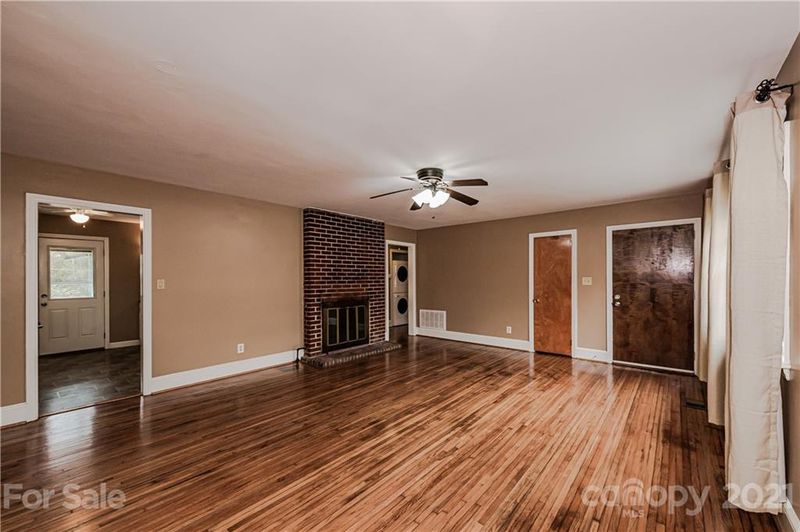 542 Woodlawn Rd E, Charlotte, NC 28209