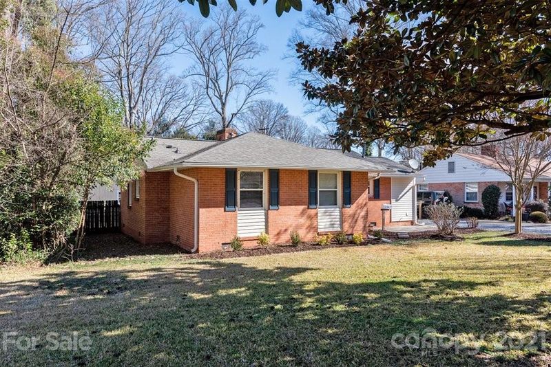 225 Seneca Pl, Charlotte, NC 28210