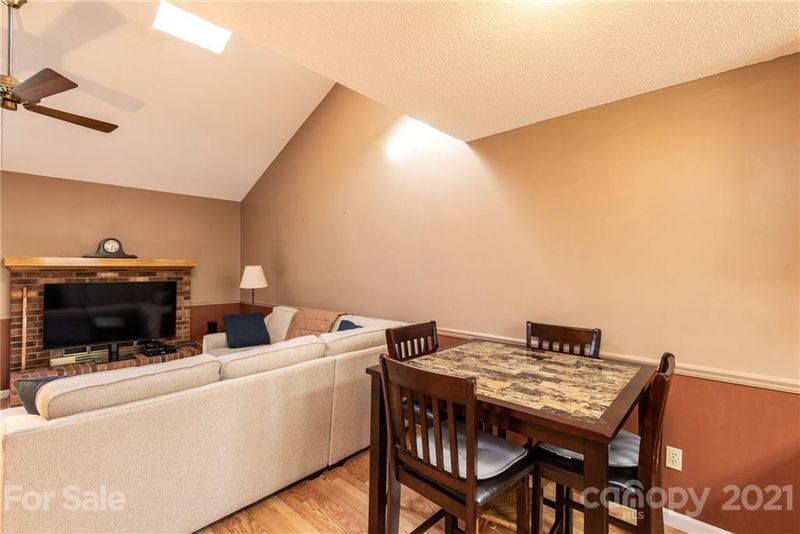 622 6th Street Cir NE, Conover, NC 28613