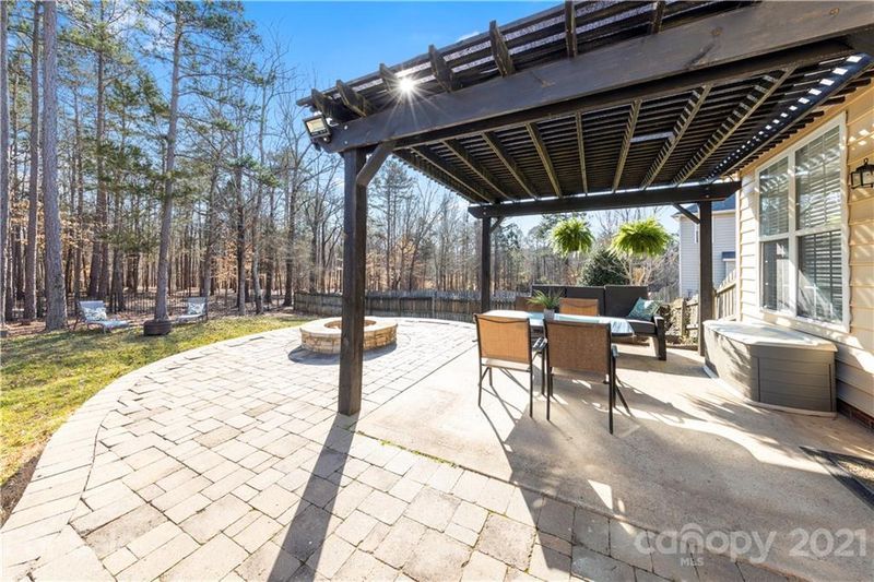 8003 Avanti Dr, Marvin, NC 28173