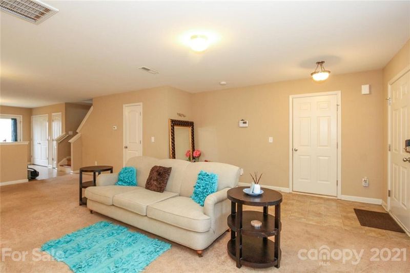 9638 Hanberry Blvd, Charlotte, NC 28213