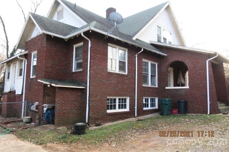 615 N Main Ave, Newton, NC 28658
