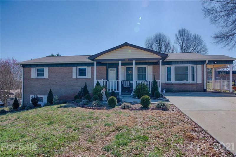 1123 Shannon Dr, Newton, NC 28658