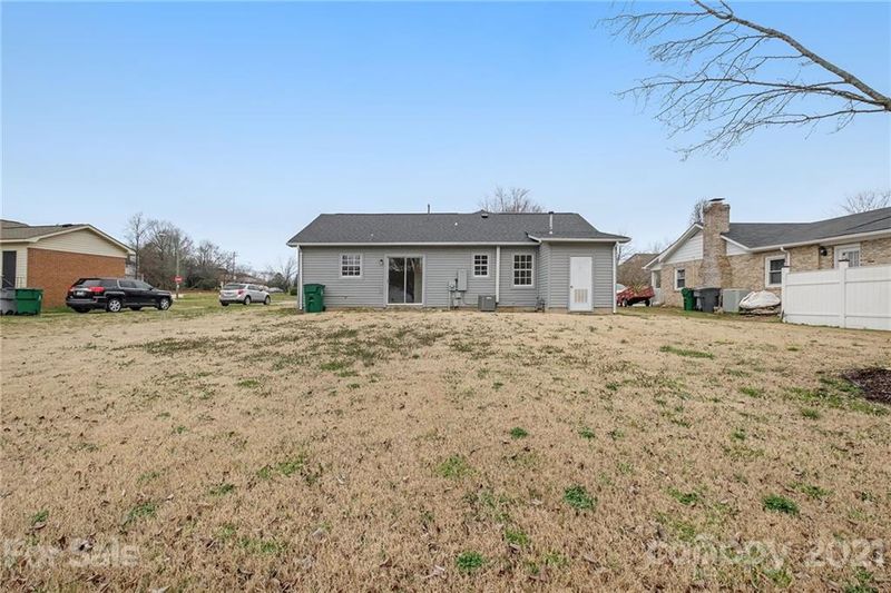 2241 Thornfield Rd, Charlotte, NC 28217