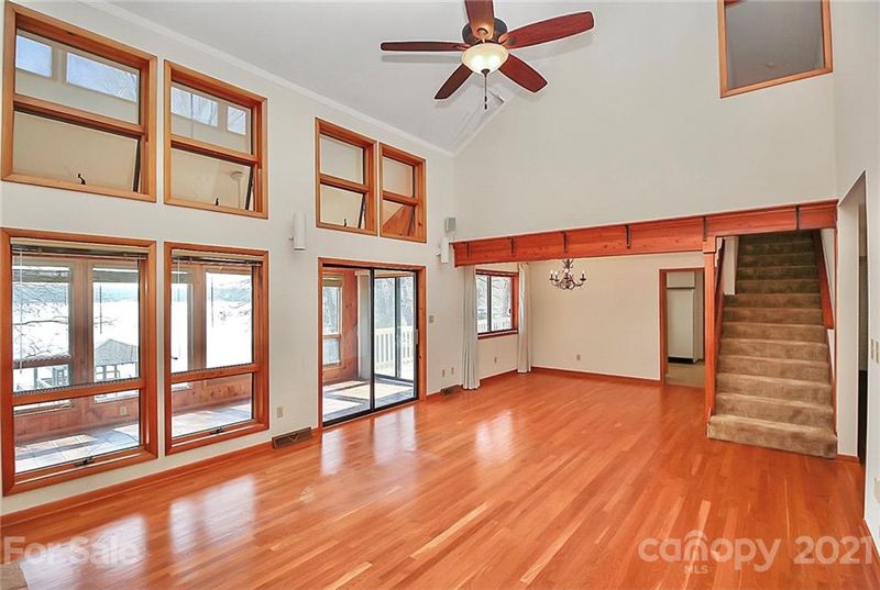1072 Gauguin Ln, Tega Cay, SC 29708