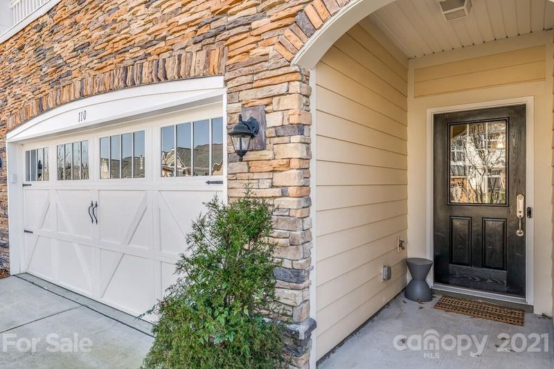 110 Inlet Point Dr, Tega Cay, SC 29708