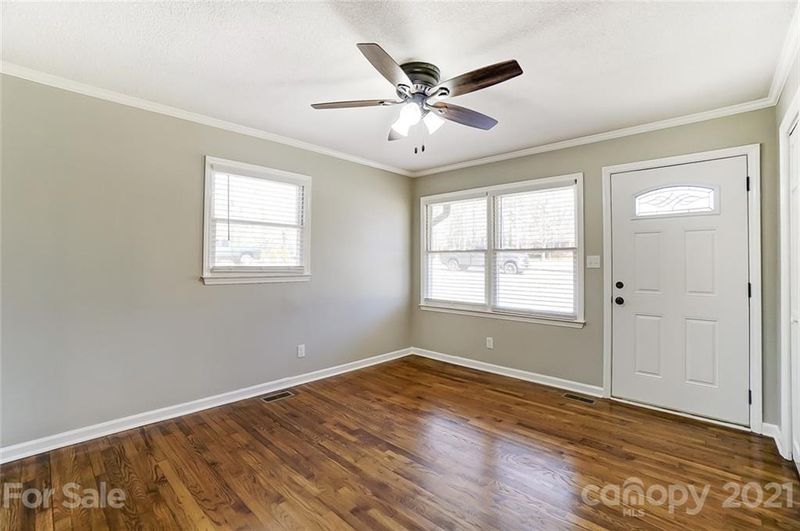 213 Point Cir, Belmont, NC 28012