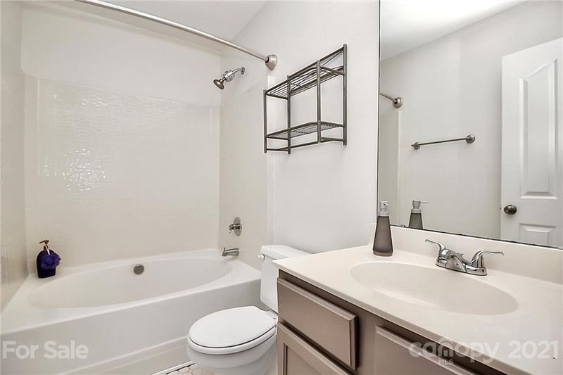 12913 Planters Row Dr, Charlotte, NC 28278