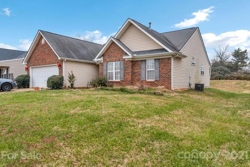 8846 Hedge Maple Rd, Charlotte, NC 28269