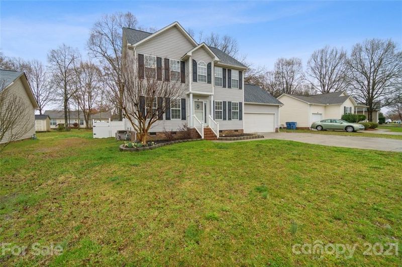 831 Saint Andrews Pl, Concord, NC 28025