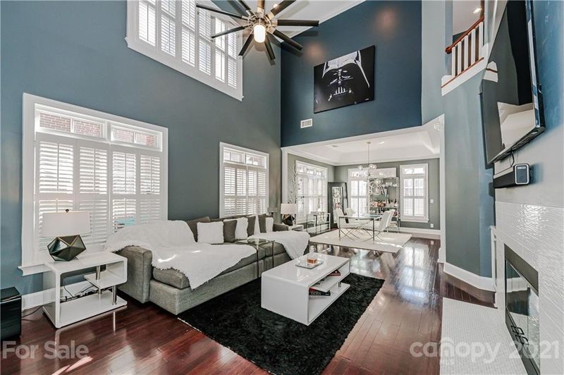 4124 Sharon Commons Ln, Charlotte, NC 28210