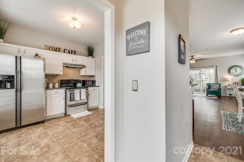 8067 Stoneham Ct, Matthews, NC 28105