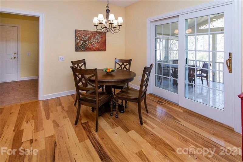 7908 Fairmeadows Dr, Charlotte, NC 28269