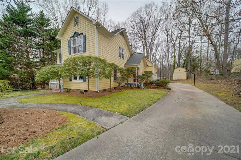 6933 Loretta Pl #L7, Charlotte, NC 28215