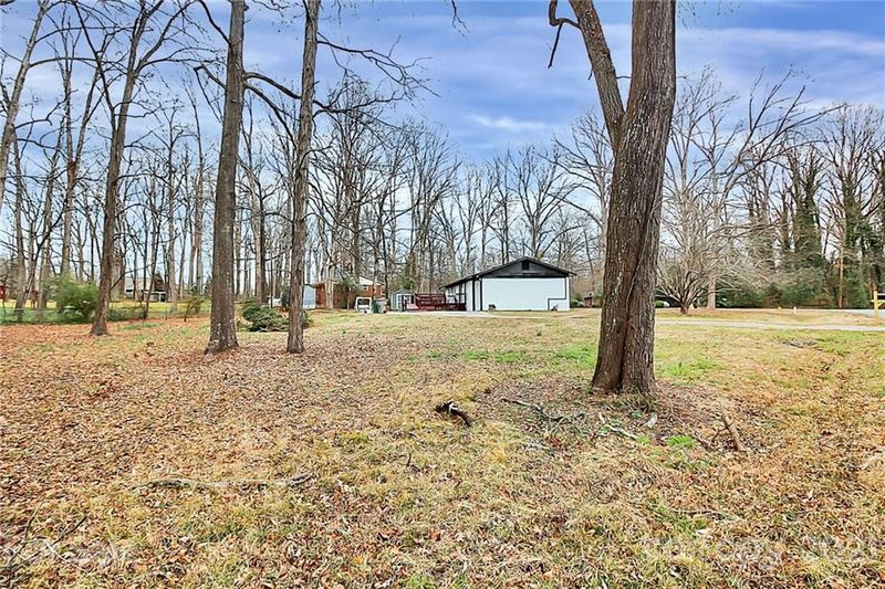 2741 Suburban Dr, Charlotte, NC 28269