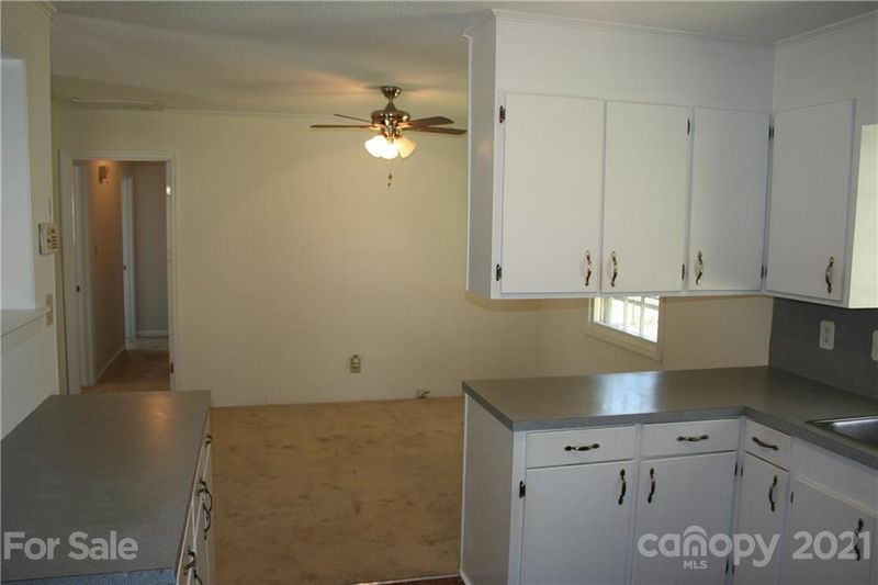 1539 Moore Dr, Gastonia, NC 28054
