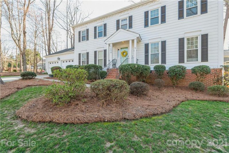 1409 Ashstead Ln, Matthews, NC 28105