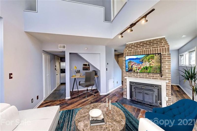 410 W 8th St #A, Charlotte, NC 28202