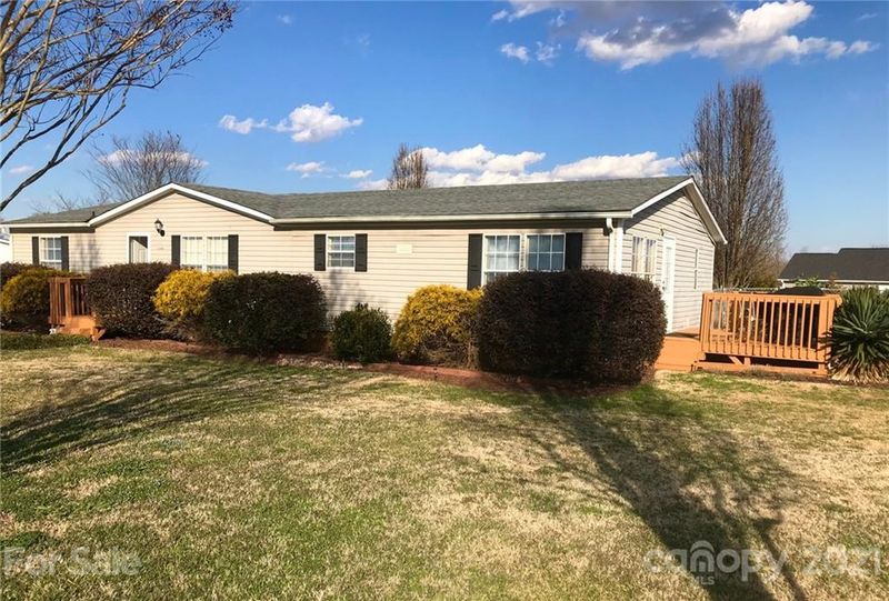 2300 Dellinger Dr, Newton, NC 28658