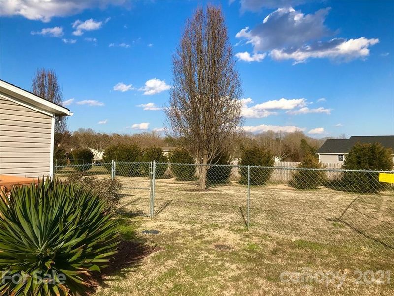 2300 Dellinger Dr, Newton, NC 28658