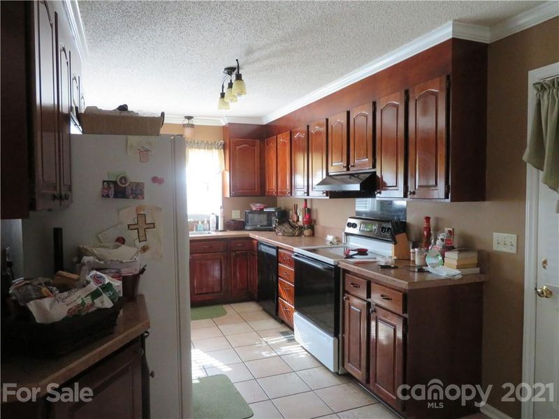 405 Walker St, Kannapolis, NC 28081