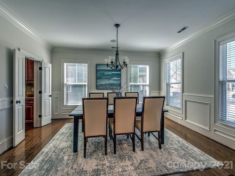 5238 Irving Dr, Charlotte, NC 28216