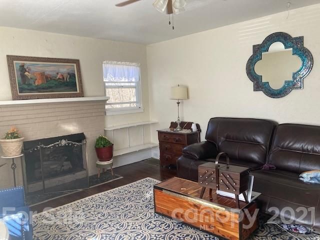 263 5th Ave SE, Hickory, NC 28602