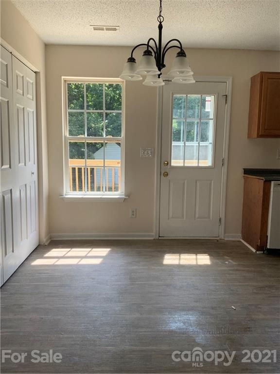 404 Perry Ln, Marshville, NC 28103