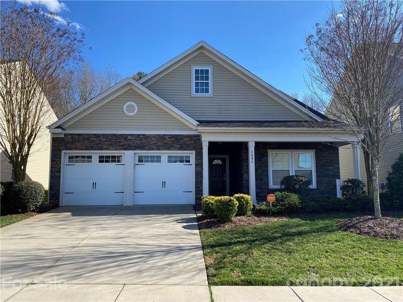 9806 Fernspray Rd, Charlotte, NC 28215