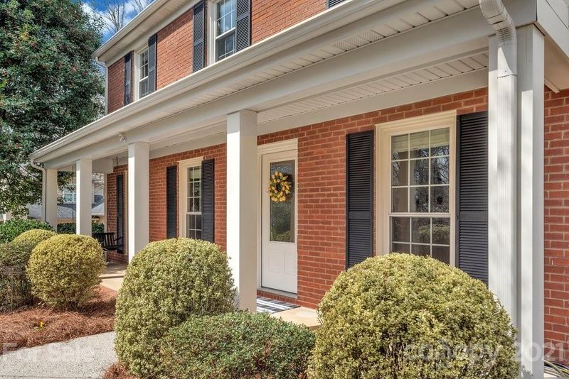 8145 High Oaks Ln, Charlotte, NC 28277